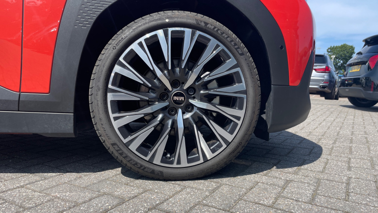 MINI Aceman 135kW E Classic 43kWh 5dr Auto Electric Hatchback